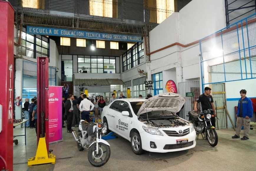 Los vehículos decomisados fueron asignados para prácticas educativas en la institución.