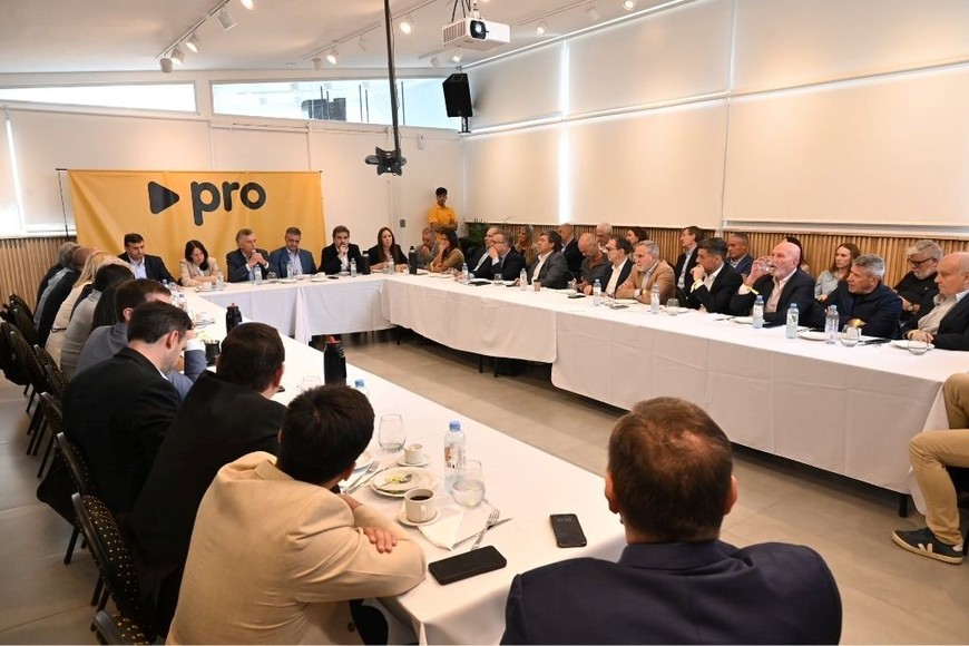 El Consejo Nacional del PRO, encabezado por Mauricio Macri, definió mantener bloque propio en el Congreso.