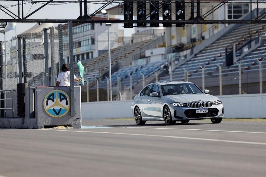 Con la presencia de 50 vehículos y más de 500 participantes, BMW Group Argentina celebró su exitoso BMW Experience en el Autódromo