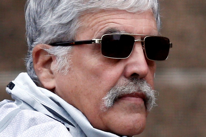 Former Planning Minister Julio De Vido arrives at the federal justice building where former Argentine President Cristina Fernandez de Kirchner attended court, in Buenos Aires, Argentina April 13, 2016. Picture taken April 13, 2016. REUTERS/Marcos Brindicci ciudad de buenos aires julio de vido juicio ex secretario de planificacion federal juicio tragedia de once