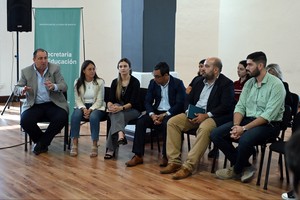 Reunión para evitar inconvenientes en los festejos escolares. MCSF