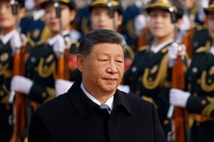 Chinese President Xi Jinping attends a welcoming ceremony for Spain's King Felipe VI (not pictured) at the Great Hall of the People in Beijing, China November 12, 2025. REUTERS/Maxim Shemetov/Pool