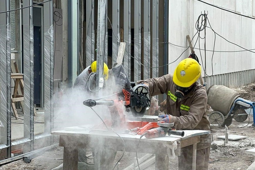 Las tareas en el Hospital de Villa Ocampo demandan una inversión al Estado provincial de 18 mil millones de pesos.