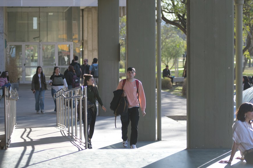 Hay más de 140 propuestas de estudio de cursado presencial. Foto: Manuel Fabatía