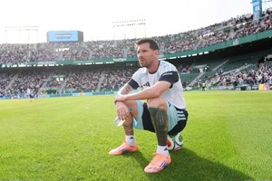 Messi compartió imágenes del último de su regreso a un estadio en España en el entrenamiento de la Selección argentina antes del viaje a Angola.