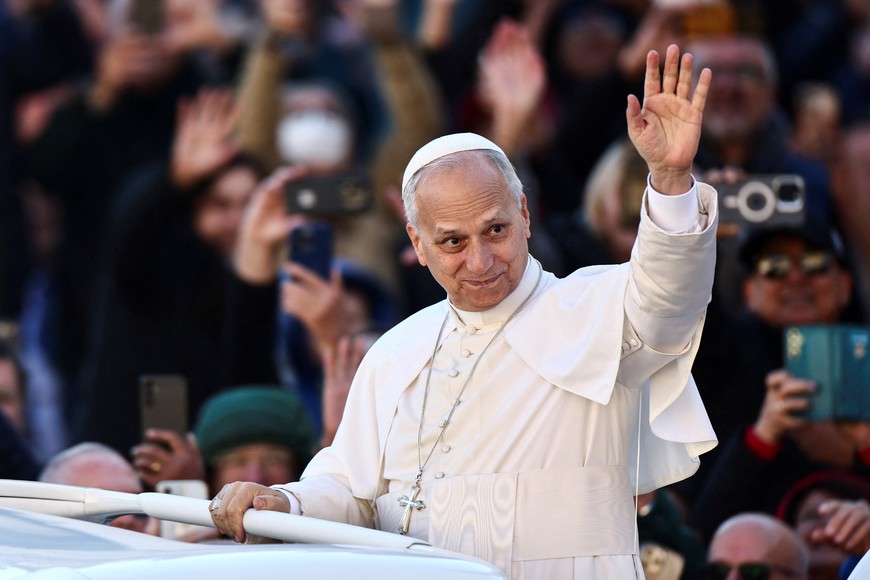 Pope Leo XIV greets faithful from the popemobile on the day of a general audience in St. Peter's Square at the Vatican, November 12, 2025. REUTERS/Yara Nardi