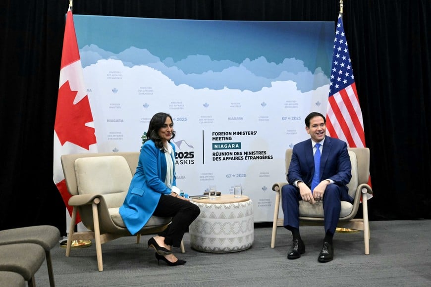 U.S. Secretary of State Marco Rubio and Canadian Foreign Minister Anita Anand speak following talks at the G7 foreign ministers meeting at the White Oaks Resort in Niagara-on-the-Lake, Canada, November 12, 2025. MANDEL NGAN/Pool via REUTERS