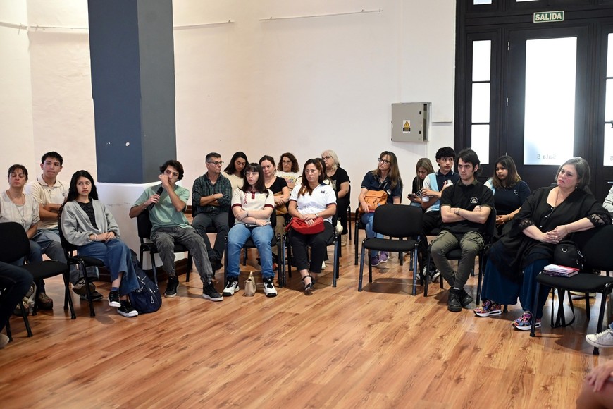 Reunión para evitar inconvenientes en los festejos escolares. MCSF