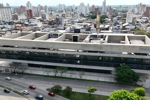 La jornada reúne a especialistas y comunidad frente al CEMAFE. Crédito: Luis Cetraro.