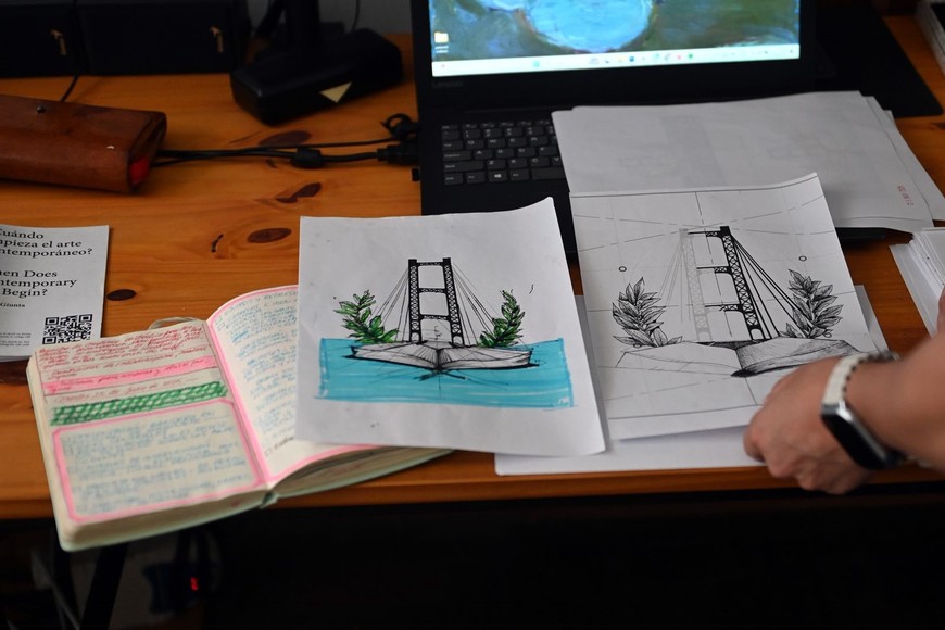 Más bocetos de lo que sería la bandera de Santa Fe. MCSF