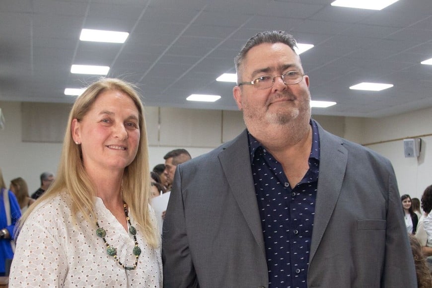 La Facultad de Bioquímica eligió a Guillermo Ramos (decano) y a Cecilia Serra (vicedecana).