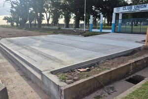 La obra ya se encuentra con un avance del 80%, y sólo resta la colocación de las rejillas de escurrimiento, que completarán el sistema.