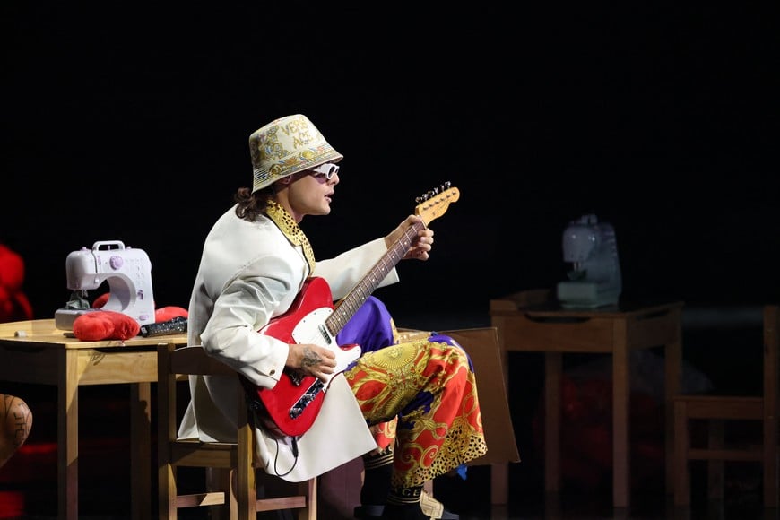 Ca7riel performs at the 26th Annual Latin Grammy Awards in Las Vegas, Nevada, U.S., November 13, 2025. REUTERS/Mario Anzuoni