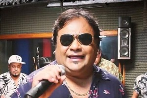 Murió un cantante de cumbia en Entre Ríos tras ser picado por una avispa mientras trabajaba - Image 1