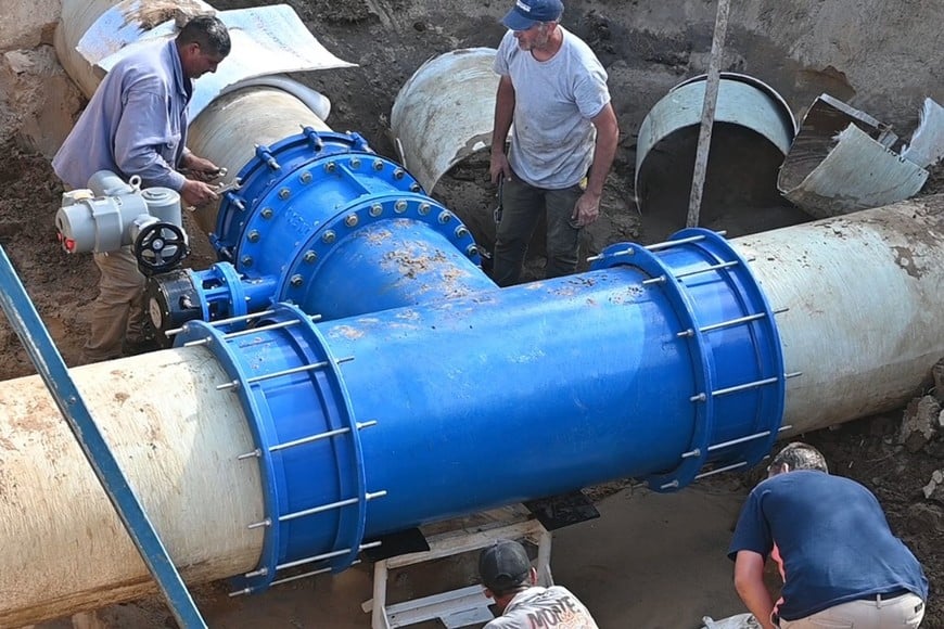 Los trabajos se complicaron por la explosión.