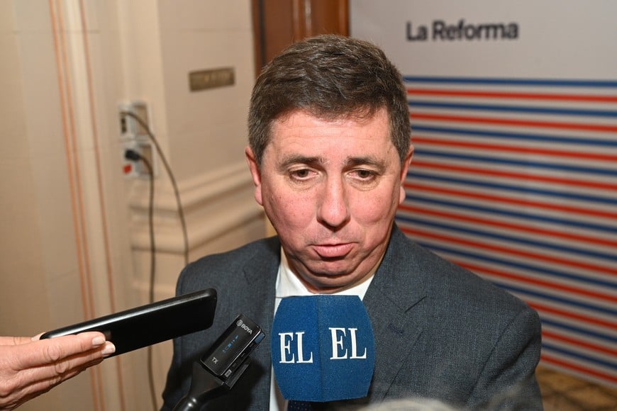 Rub&eacute;n Pirola lidera el bloque del PJ en el debate por la Ley de Municipios. Foto: Flavio Raina