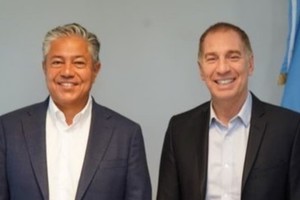 Diego Santilli visitó al gobernador neuquino Rolando Figueroa