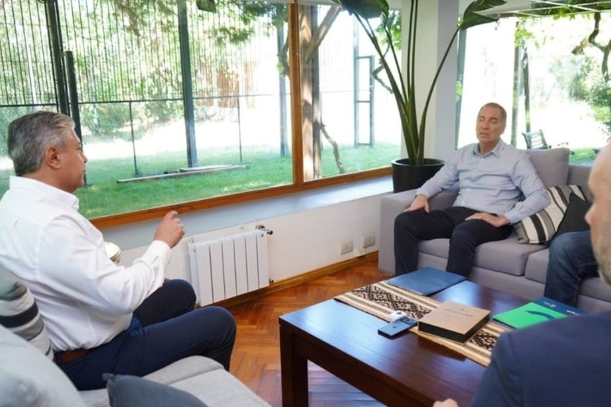 Diego Santilli visitó al gobernador neuquino Rolando Figueroa
