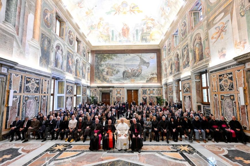 Pope Leo sits for a picture on the day of an audience with international filmmakers and actors, including Cate Blanchett, Spike Lee, Monica Bellucci, Viggo Mortensen and Gus Van Sant, during an audience with artists from the world of cinema in the Sala Clementina at the Vatican, November 15, 2025, in this handout image. Simone Risoluti/Vatican Media/­Handout via REUTERS    ATTENTION EDITORS - THIS IMAGE WAS PROVIDED BY A THIRD PARTY.
