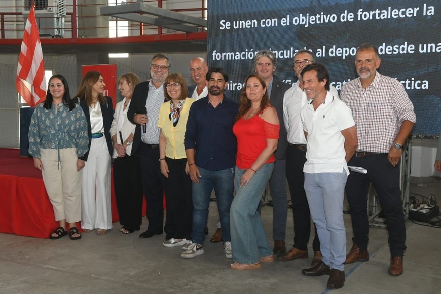 Todo el staff de trabajo de Unión en un emprendimiento inédito para el interior del país.