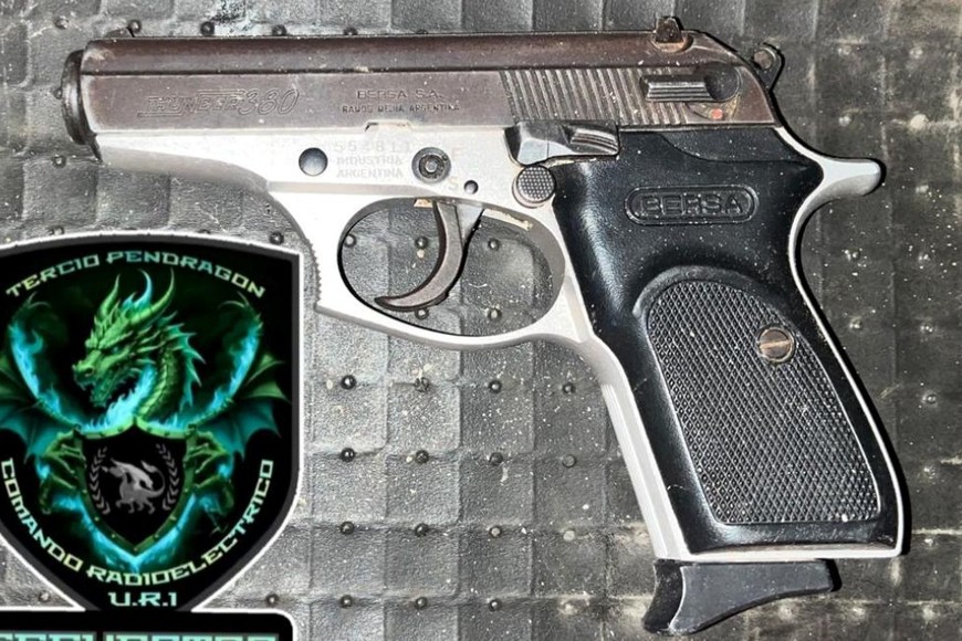La poderosa pistola incautada a los ladrones. Foto: El Litoral