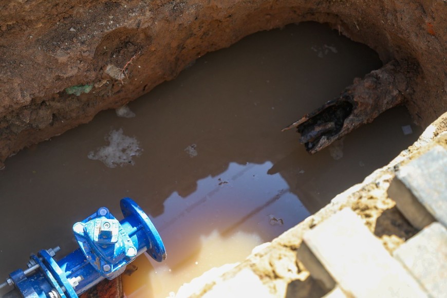 Aguas Santafesinas mejoró sus tiempos y redujo a la mitad los reclamos pendientes