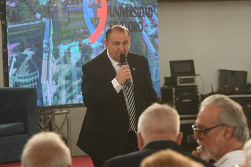 El intendente de la ciudad, doctor Juan Pablo Poletti, se dirige a los presentes.