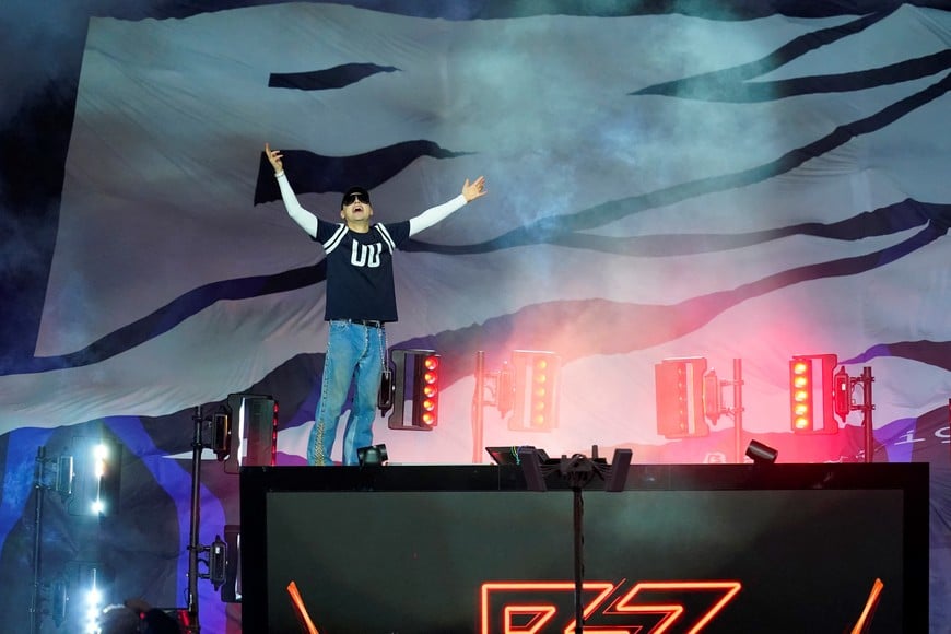 Football - NFL - Miami Dolphins v Washington Commanders - Santiago Bernabeu, Madrid, Spain - November 16, 2025
Musician Bizarrap performs during the half time show REUTERS/Ana Beltran