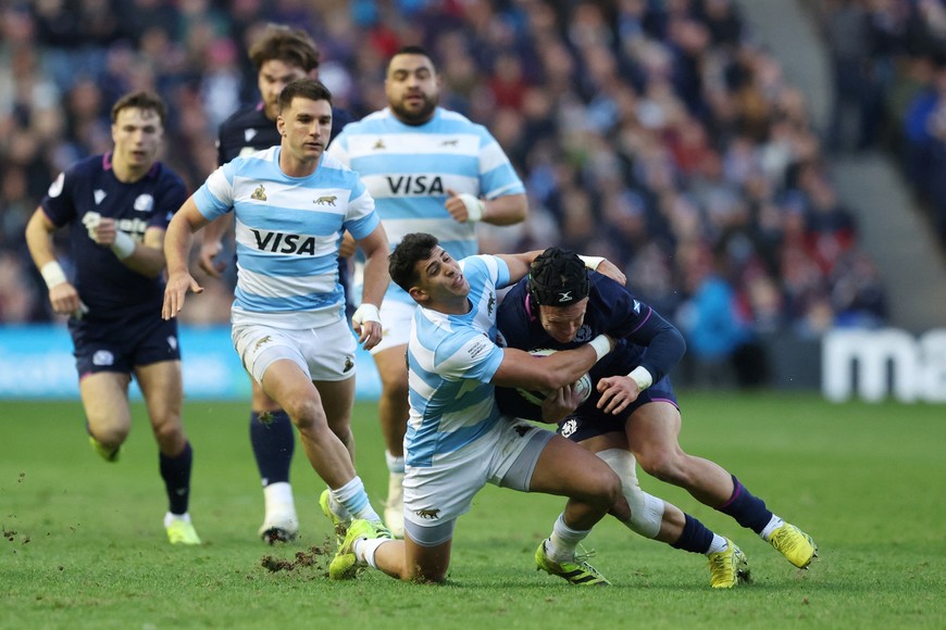 Rugby Union - Autumn Internationals - Scotland v Argentina - Murrayfield Stadium, Edinburgh, Scotland, Britain - November 16, 2025
Scotland's Darcy Graham in action with Argentina's Simon Benitez Cruz REUTERS/Scott Heppell
