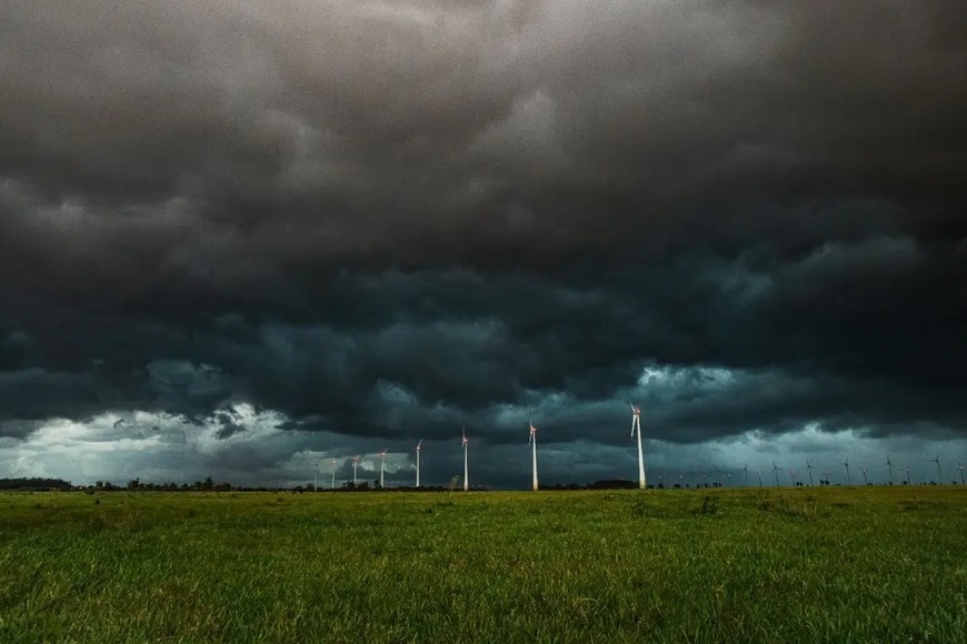 Las nubes negras intimidaron a la población. Gentileza Gabriel Zaparolli