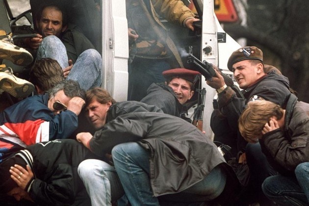 Sarajevo durante el asedio, 6 de abril de 1992. Archivo.