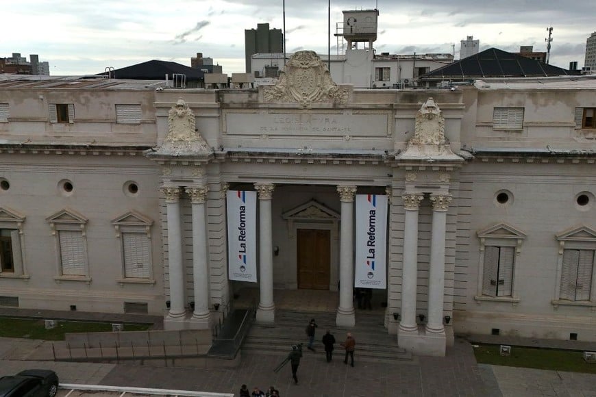 La Legislatura sancionó, en dos jueves seguidos, la norma que necesitan los trabajadores de Naranpol Cooperativa.