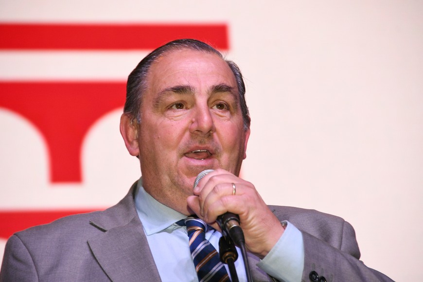 El intendente Poletti resaltó el impacto laboral y productivo de la construcción. Foto: Manuel Fabatia