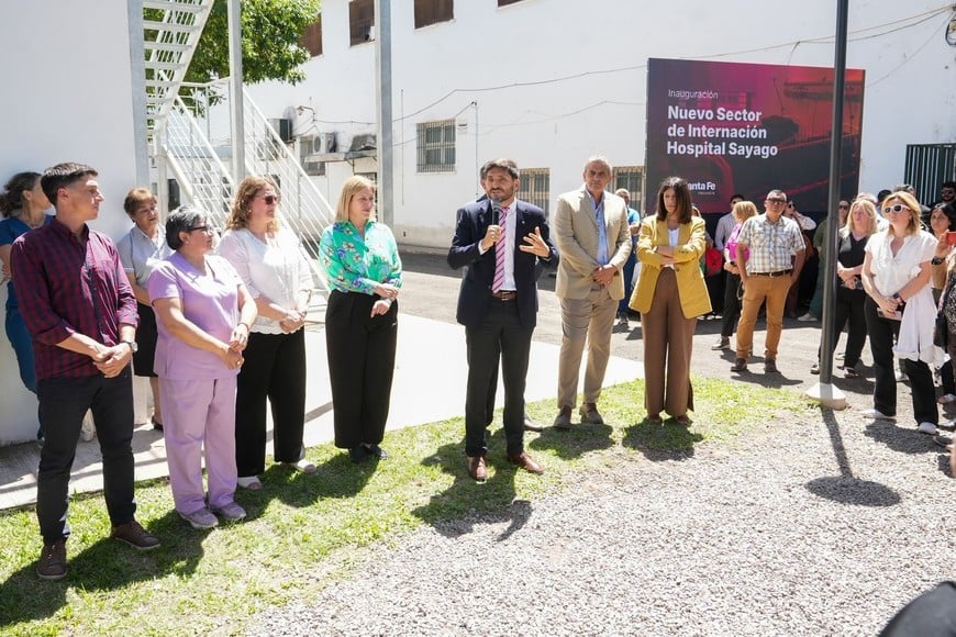 Autoridades provinciales durante el acto inaugural.