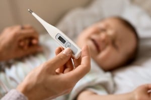 El aumento de los casos, el impacto en los menores de 6 meses