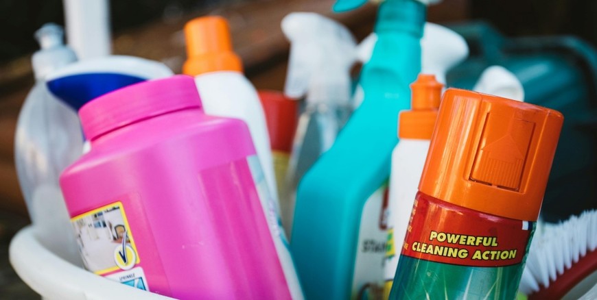 La Anmat retira del mercado varios productos de limpieza por irregularidades en registros y rotulado