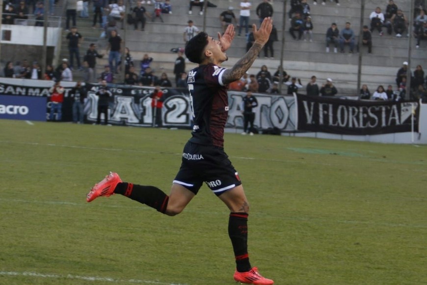 Zahir Yunis, volante de Colón