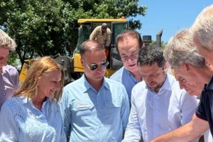 Firma de acta de inicio de la obra civil. La ejecución estará a cargo del gobierno provincial, a través de la Dirección Provincial de Vialidad.