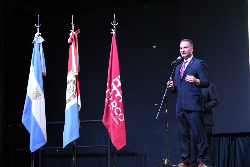 El ministro Lisandro Enrico destacó la inversión provincial en obra pública. Foto: Manuel Fabatia