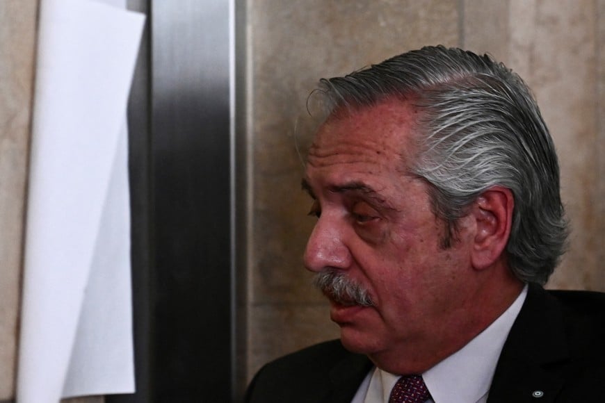Argentina's former President Alberto Fernandez looks on as he leaves a court after questioning over alleged gender violence, psychological harm and phone harassment towards his ex-partner and former first lady Fabiola Yanez, in Buenos Aires, Argentina February 4, 2025. REUTERS/Pedro Lazaro Fernandez