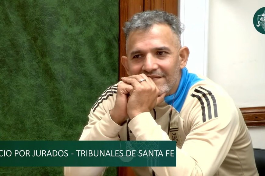 Video: Con el puño cerrado, el acusado festejó su propia condena a prisión perpetua