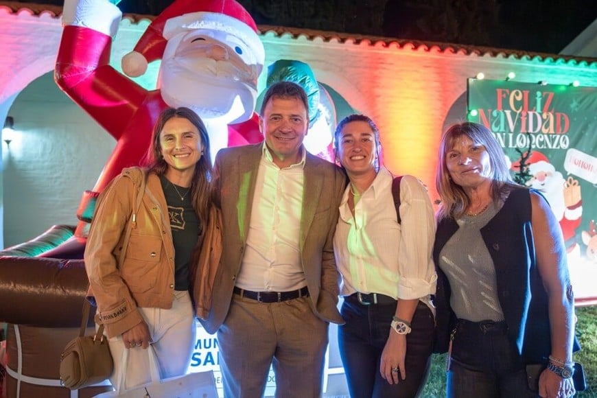 La presentación de la agenda se llevó a cabo este lunes por la noche en el patio del Complejo Museológico