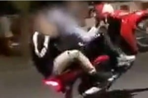 Picadas, música y descontrol en avenida Galicia. Foto: Gentileza