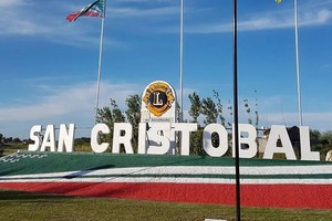 A pasos del ingreso de una escuela sancristobalenses, se montó el escenario de una brutal golpiza.