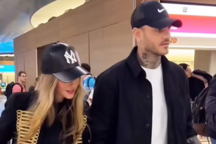 La China Suárez y Mauro Icardi, juntos en el aeropuerto.