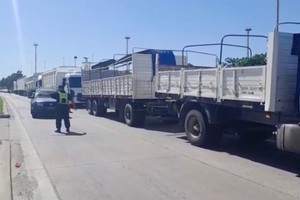 Santa Fe: pescadores levantaron el corte que realizaban en el ingreso a la ciudad por Ruta Nacional 168