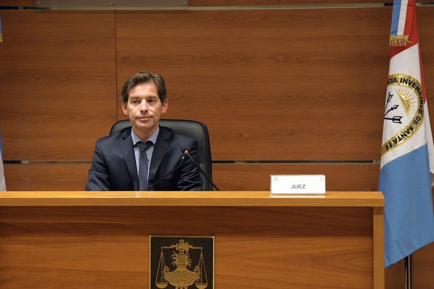 Video: Con el puño cerrado, el acusado festejó su propia condena a prisión perpetua