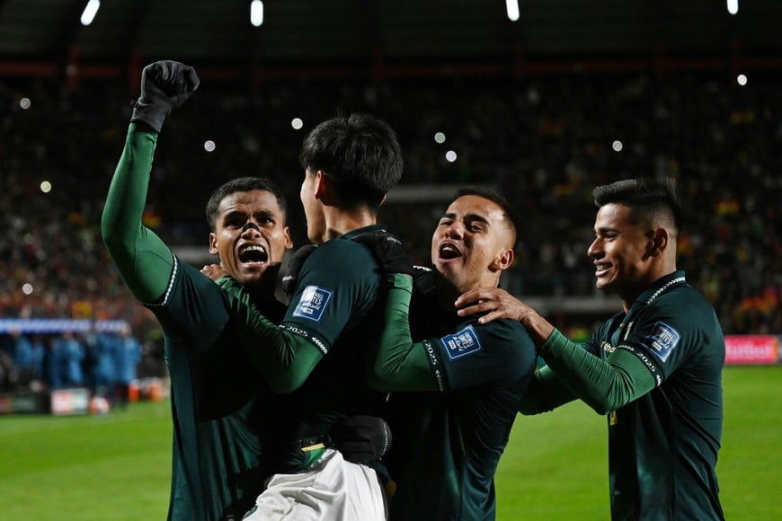 Soccer Football - World Cup - CONMEBOL Qualifiers - Bolivia v Brazil - Estadio Municipal El Alto, El Alto, Bolivia - September 9, 2025
Bolivia's Miguel Terceros celebrates scoring their first goal with teammates REUTERS/Claudia Morales