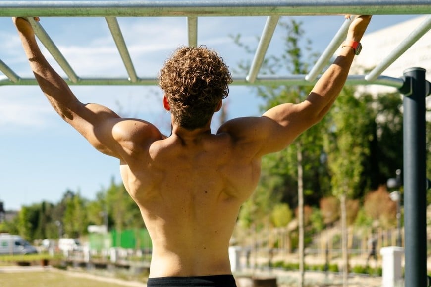 Desde jóvenes hasta mayores el estilo de vida que ayuda a conservar una estructura ósea más fuerte