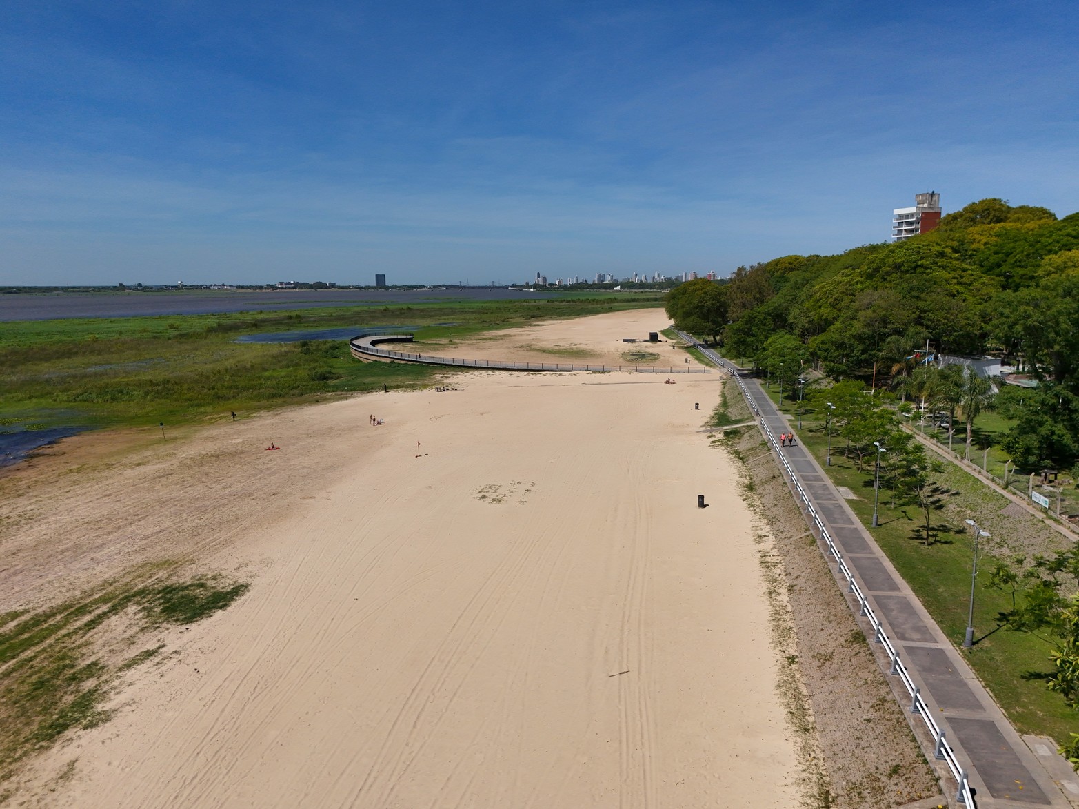 Playas Espigones Costanera Oeste. Foto: Fernando Nicola